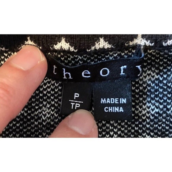 Theory Patterned A Line Skirt Size Small Women’s Black - Picture 3 of 7